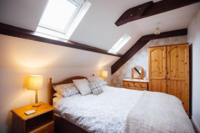 Oak Cottage at Scolton Cottages - Indoor pool